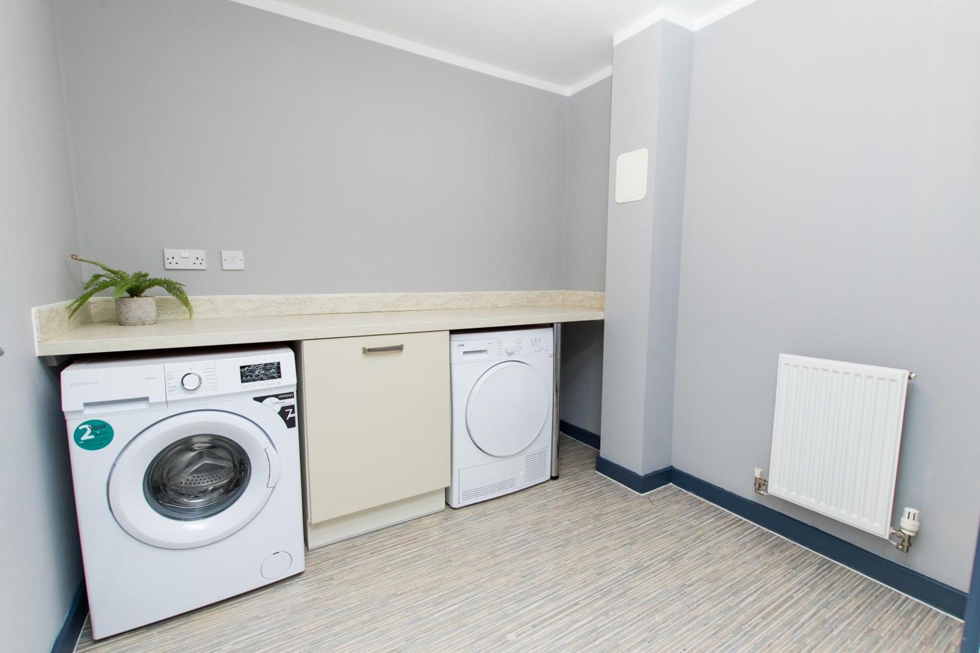 Free Parking 3 Bedroom House In Nottingham Bagian luar foto